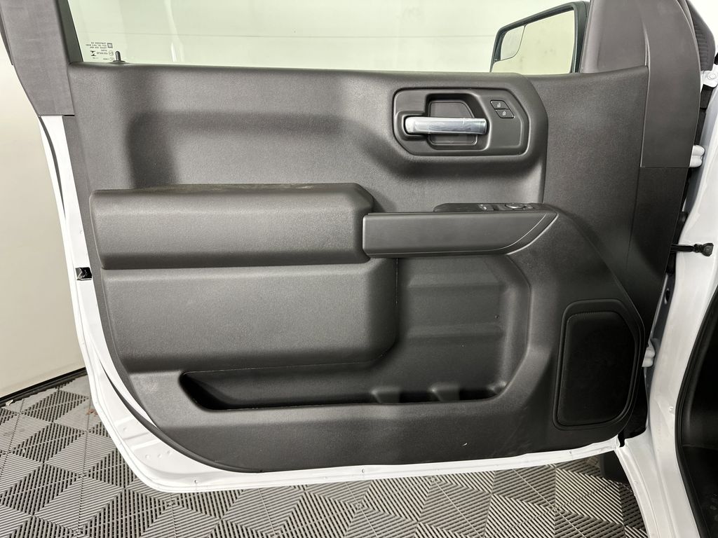 new 2025 GMC Sierra 1500 car, priced at $33,145