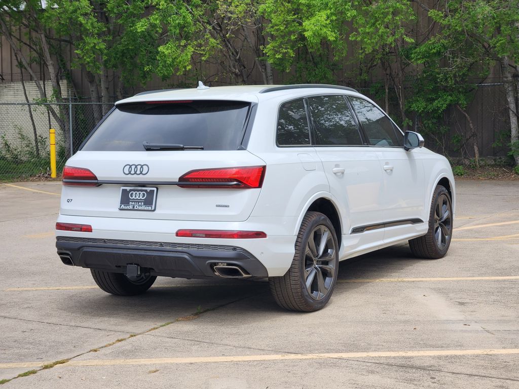 new 2025 Audi Q7 car, priced at $88,655