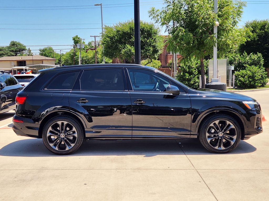 new 2025 Audi Q7 car, priced at $77,750