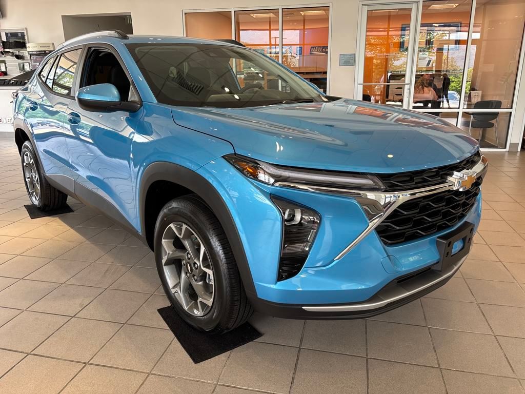 new 2025 Chevrolet Trax car, priced at $25,880