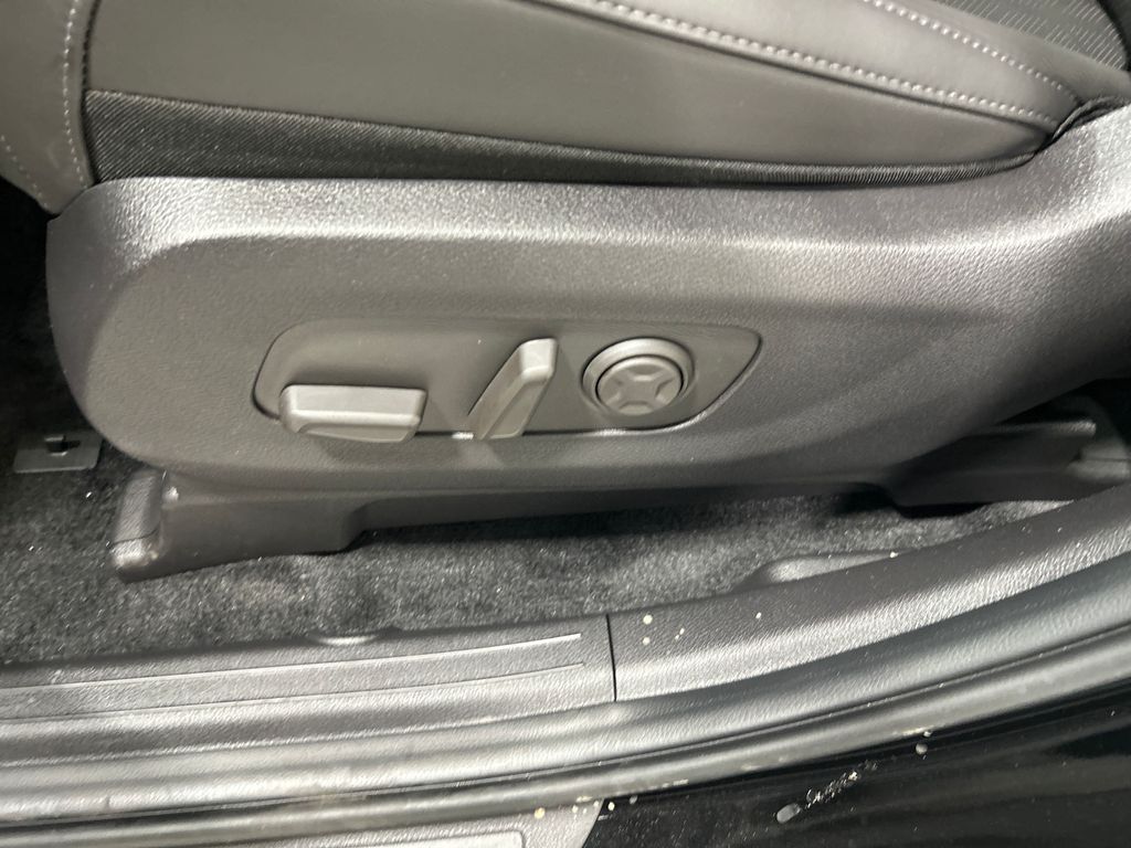 new 2025 Kia Carnival car, priced at $40,870