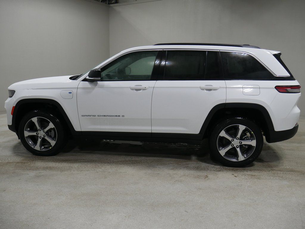 new 2024 Jeep Grand Cherokee car, priced at $60,002