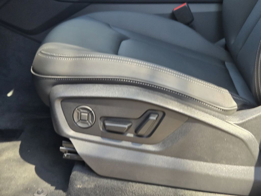new 2025 Audi Q7 car, priced at $71,100