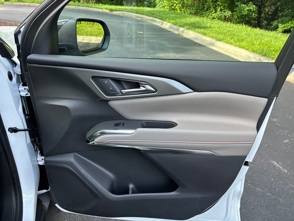 new 2025 Chevrolet Traverse car, priced at $44,695