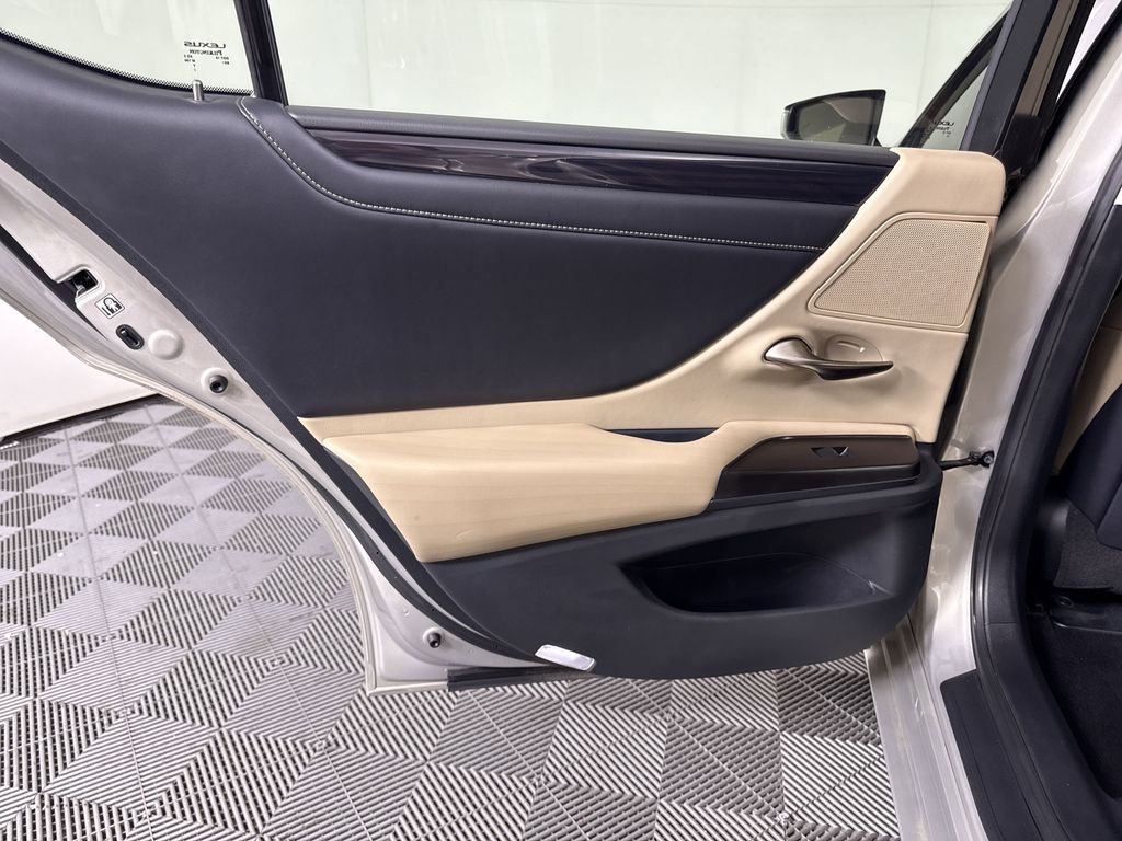 used 2019 Lexus ES car, priced at $30,367