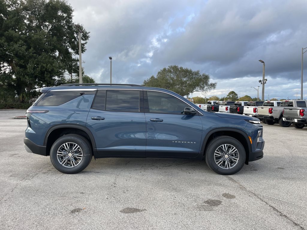 new 2026 Chevrolet Traverse car, priced at $37,495