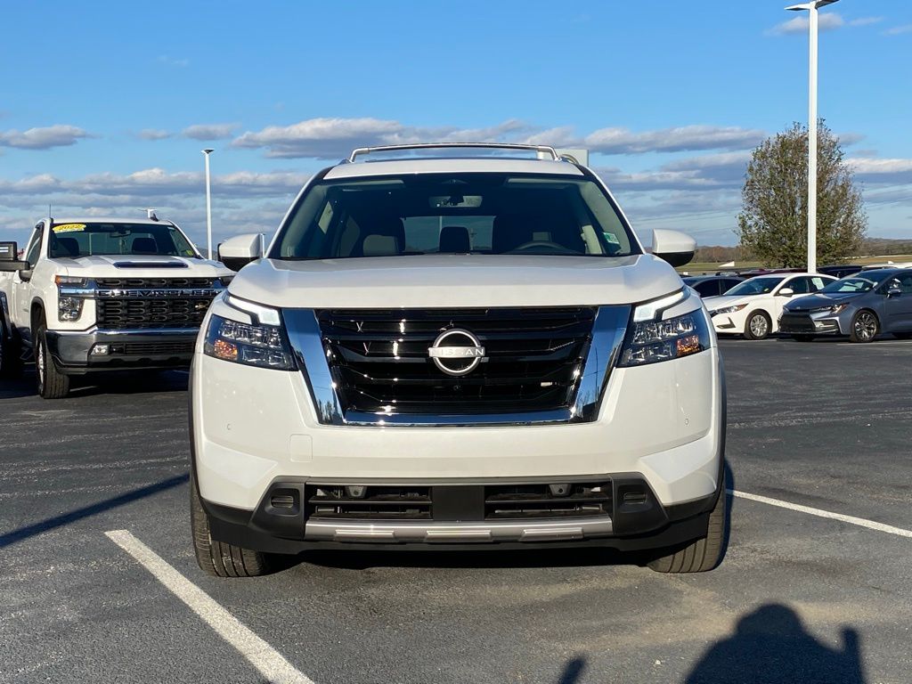 new 2025 Nissan Pathfinder car, priced at $45,948