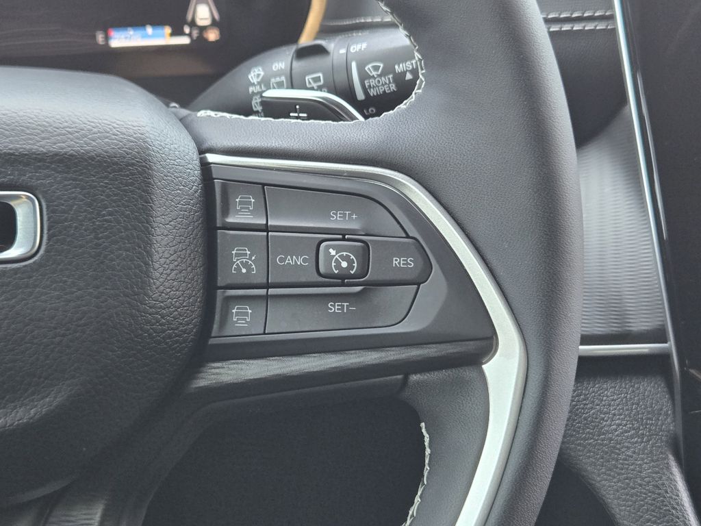 used 2025 Jeep Grand Cherokee car, priced at $35,695