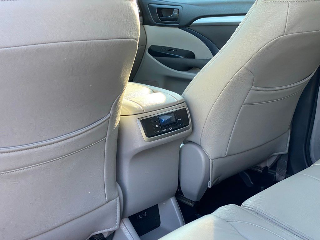 used 2018 Toyota Highlander car, priced at $16,500