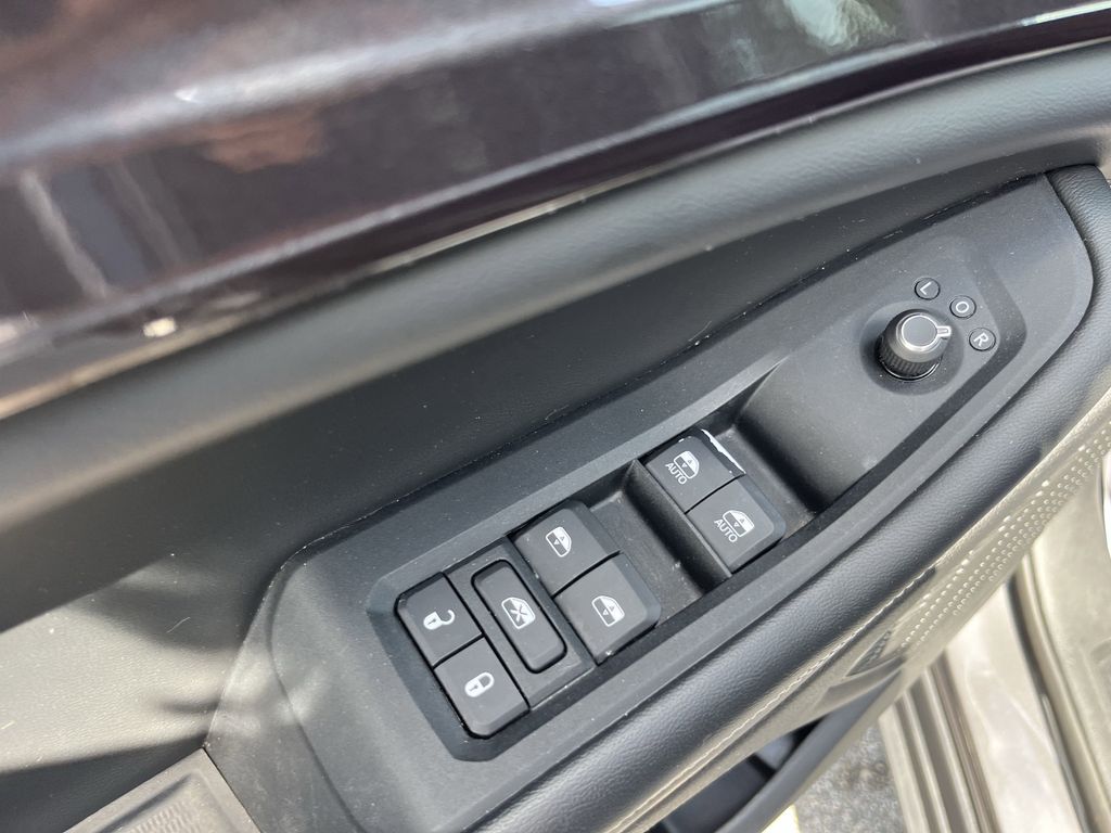 used 2023 Jeep Grand Cherokee L car, priced at $28,795