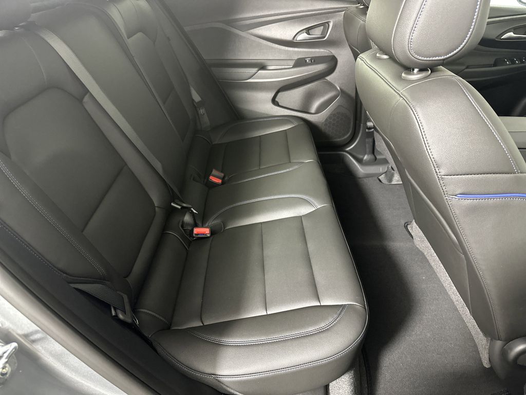 new 2025 Buick Envista car, priced at $26,070