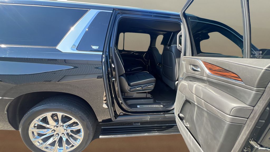 used 2021 Cadillac Escalade ESV car, priced at $61,300