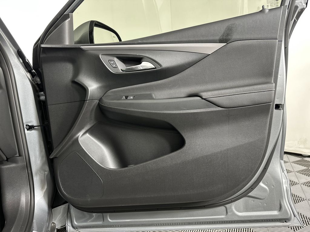 new 2025 Buick Envista car, priced at $31,085
