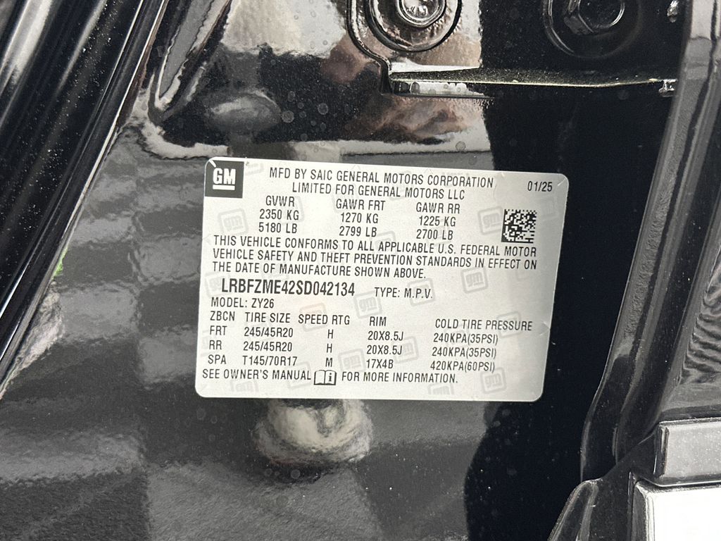 new 2025 Buick Envision car, priced at $43,595