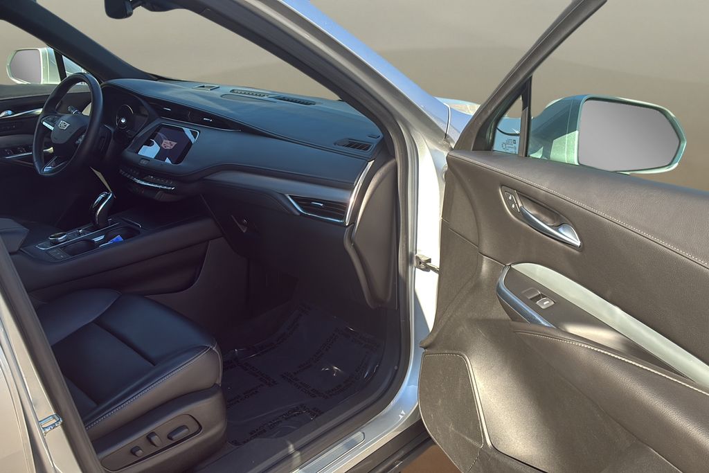 used 2020 Cadillac XT4 car, priced at $20,600