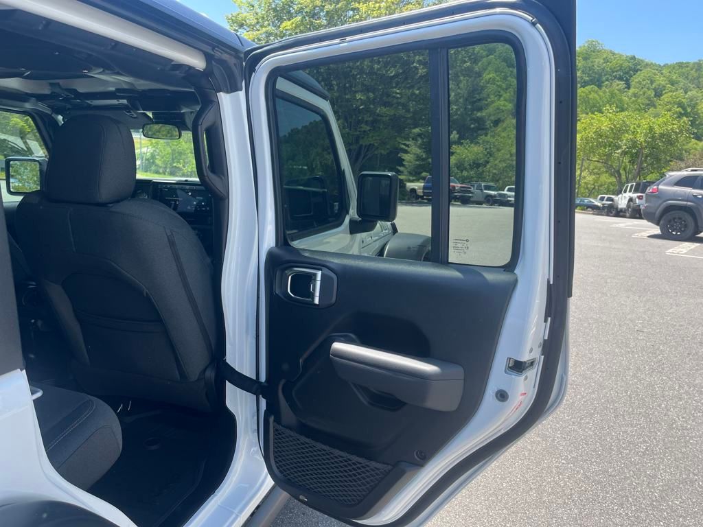 new 2025 Jeep Wrangler car, priced at $48,791