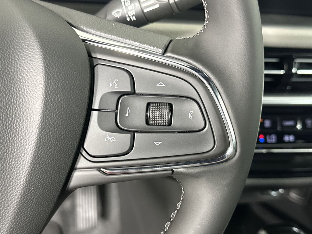new 2025 Buick Envista car, priced at $30,095