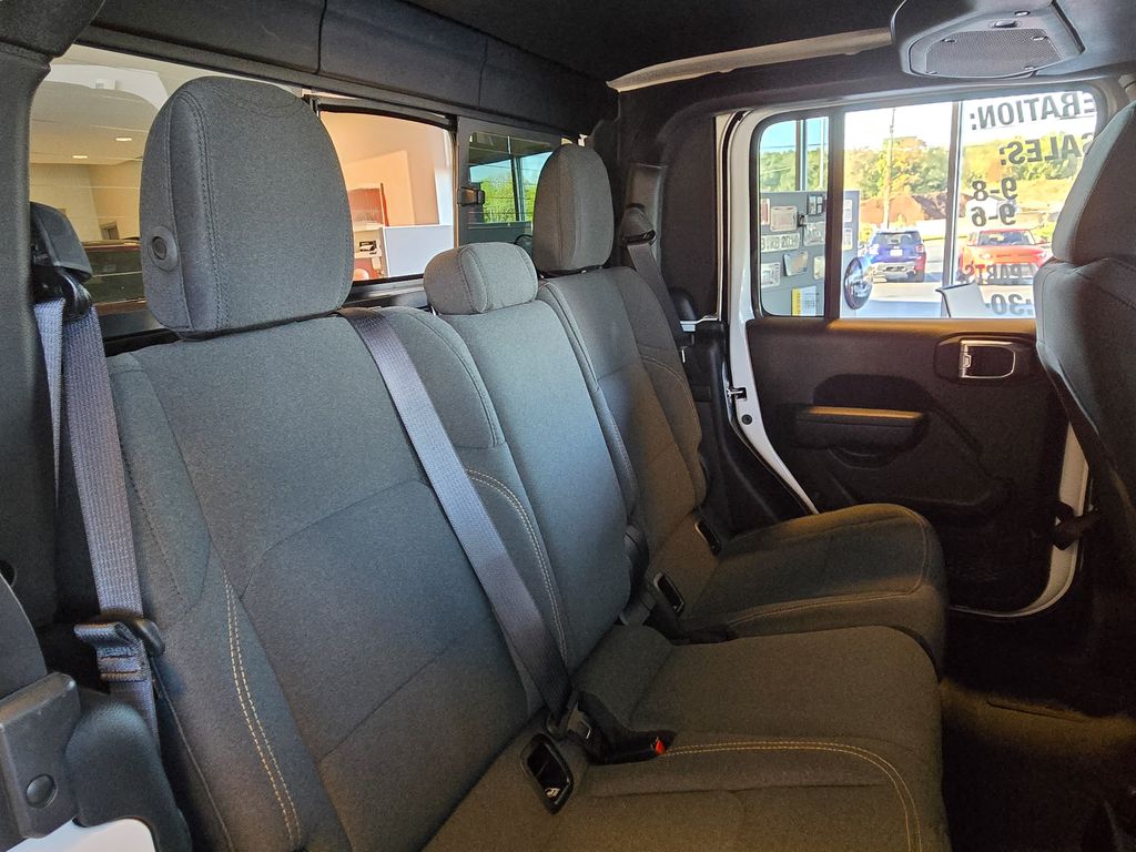 new 2025 Jeep Gladiator car, priced at $42,434