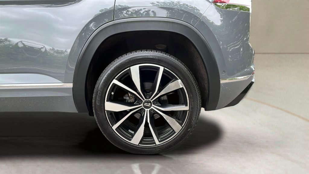 used 2024 Volkswagen Atlas Cross Sport car, priced at $39,000