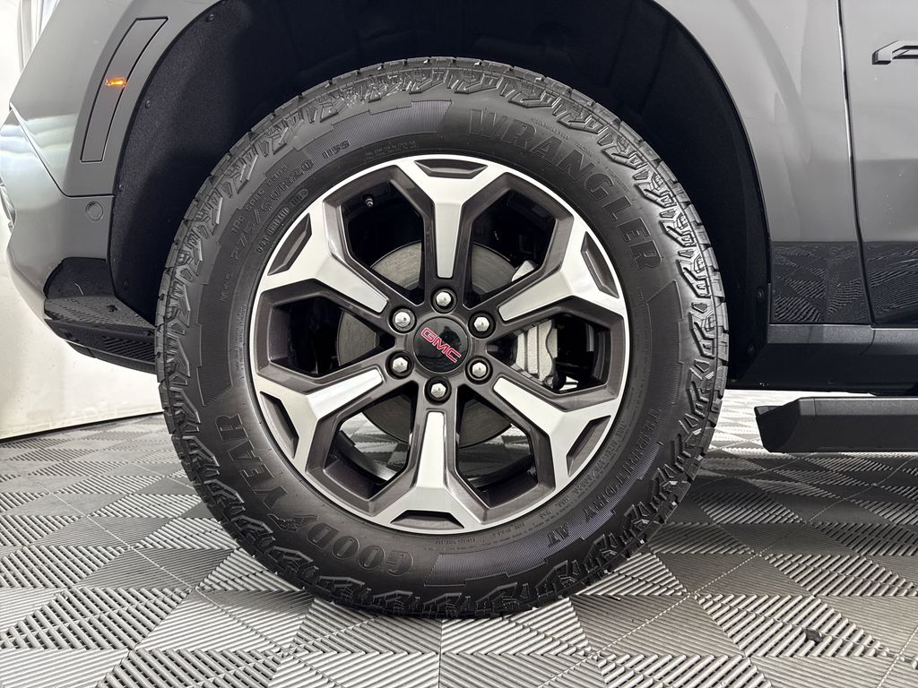 new 2025 GMC Yukon XL car, priced at $103,789