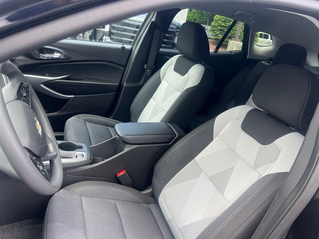 new 2025 Chevrolet Trax car, priced at $22,290