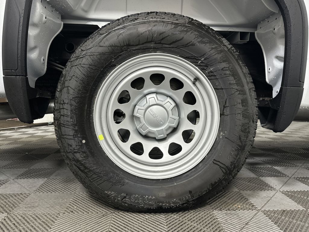 new 2025 GMC Sierra 1500 car, priced at $33,145