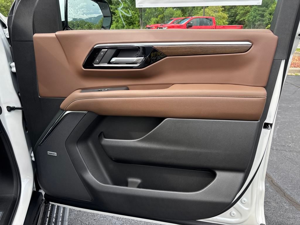 new 2025 Chevrolet Tahoe car, priced at $87,990