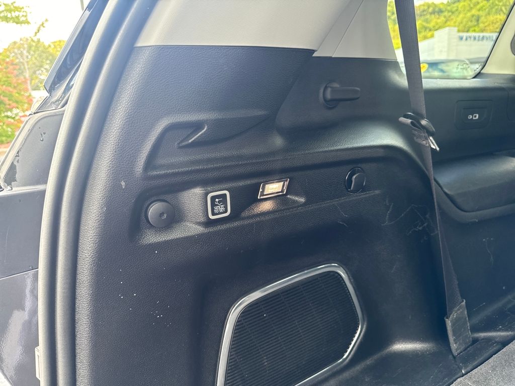 used 2021 Jeep Grand Cherokee L car, priced at $27,990