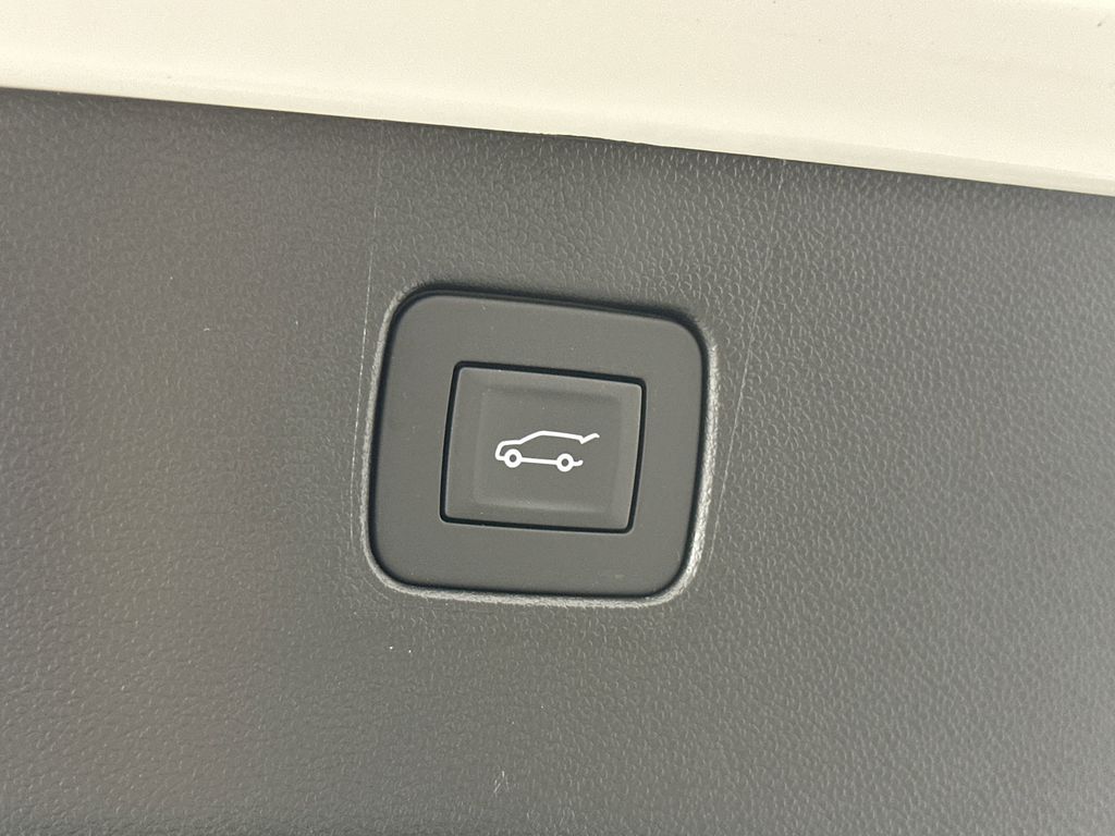 new 2025 Buick Envista car, priced at $29,075