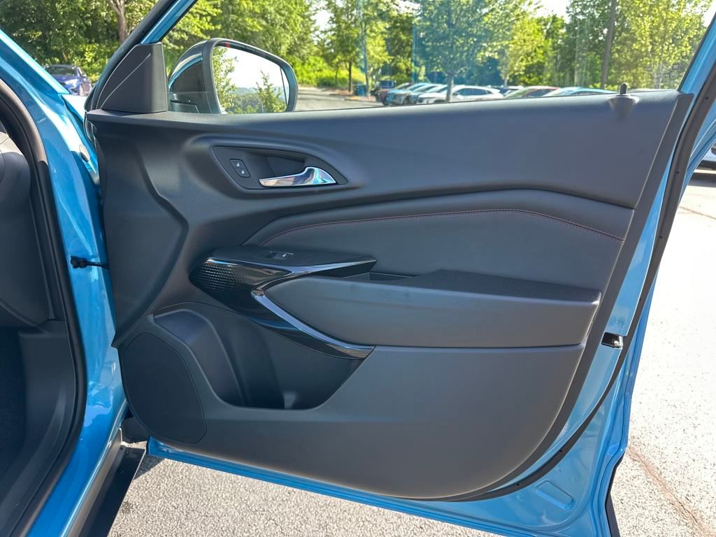 new 2025 Chevrolet Trax car, priced at $26,290