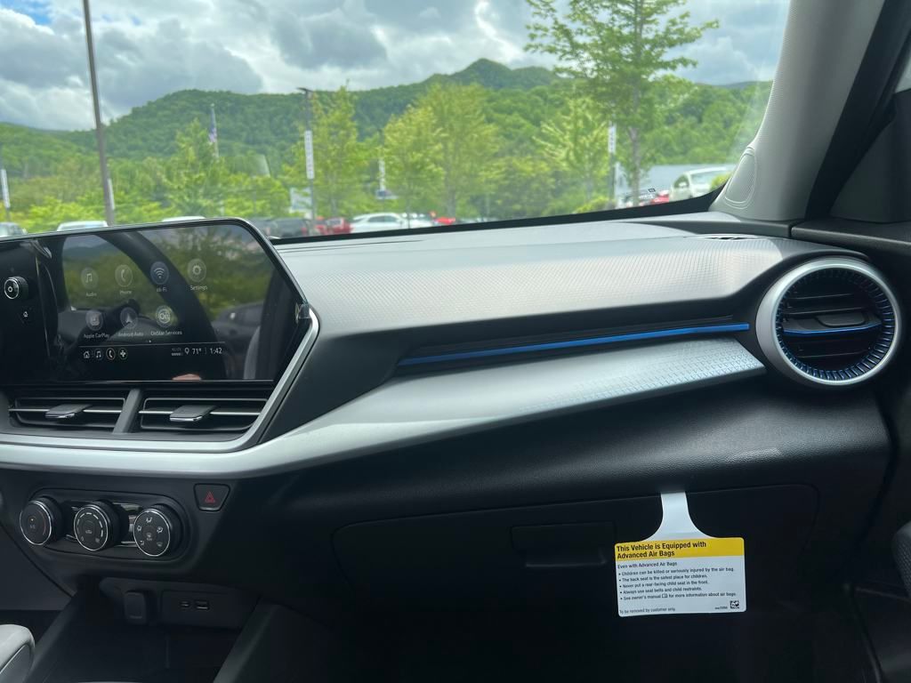 new 2025 Chevrolet Trax car, priced at $21,895