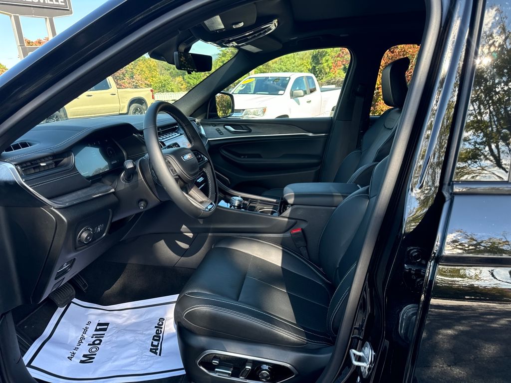new 2025 Jeep Grand Cherokee L car, priced at $59,990