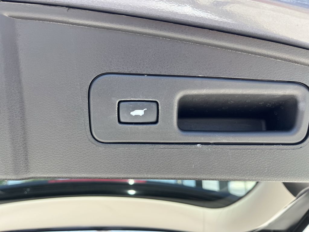 used 2020 Acura MDX car, priced at $25,992