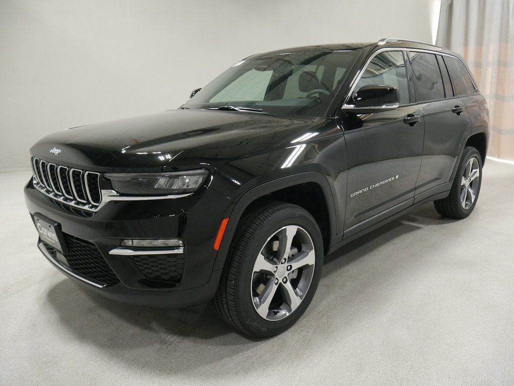 new 2024 Jeep Grand Cherokee car, priced at $47,420