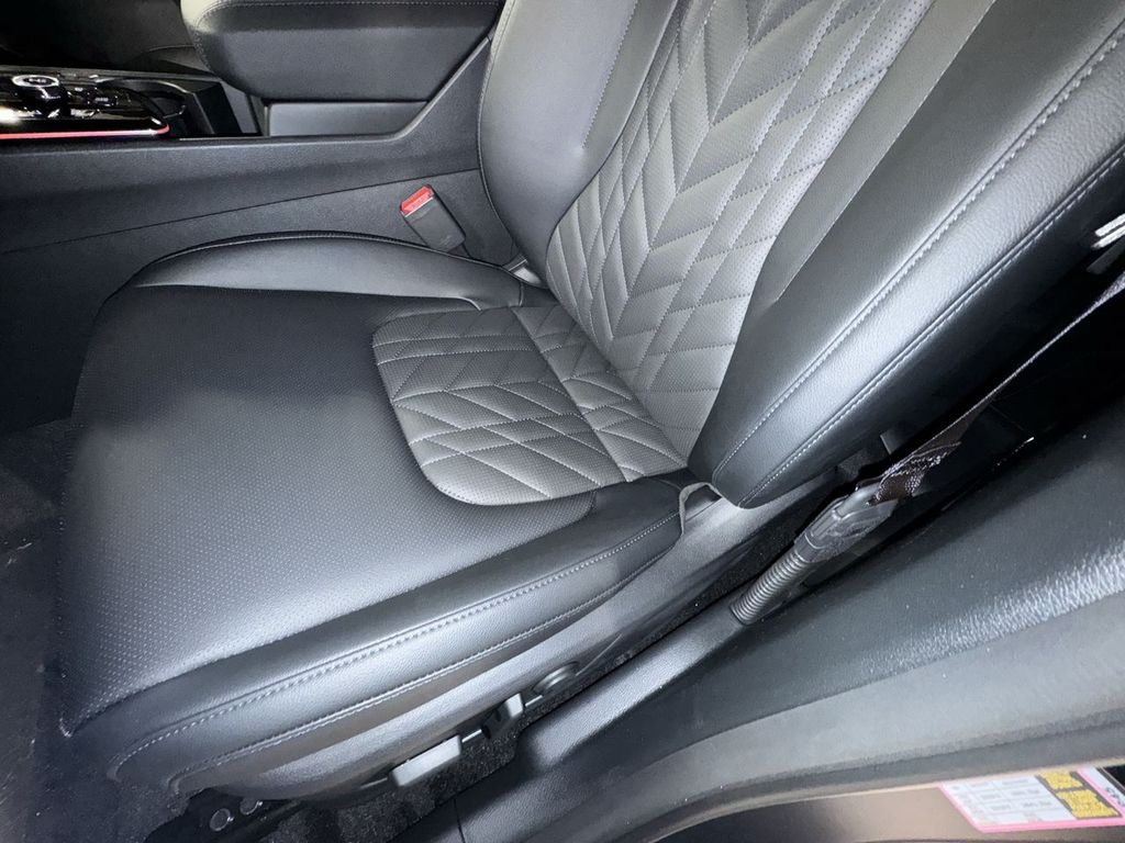 new 2025 Kia Sportage Plug-In Hybrid car, priced at $45,619