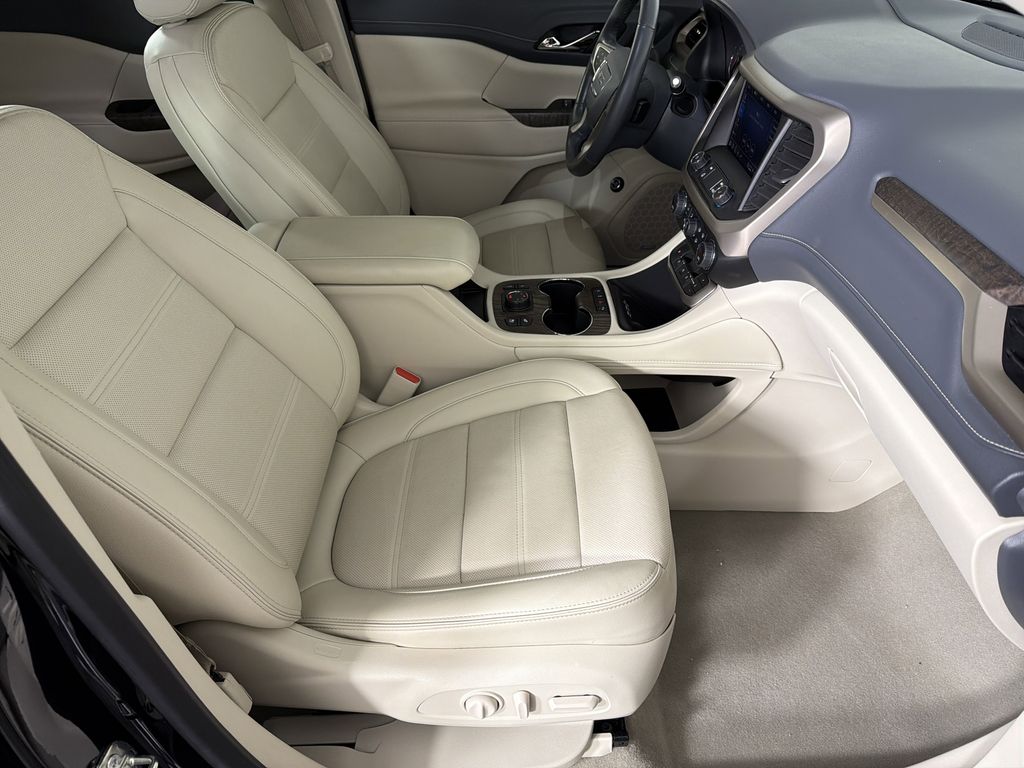 used 2023 GMC Acadia car, priced at $40,988