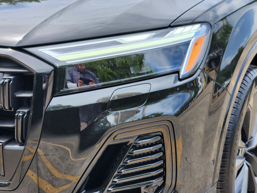 new 2025 Audi Q7 car, priced at $77,750