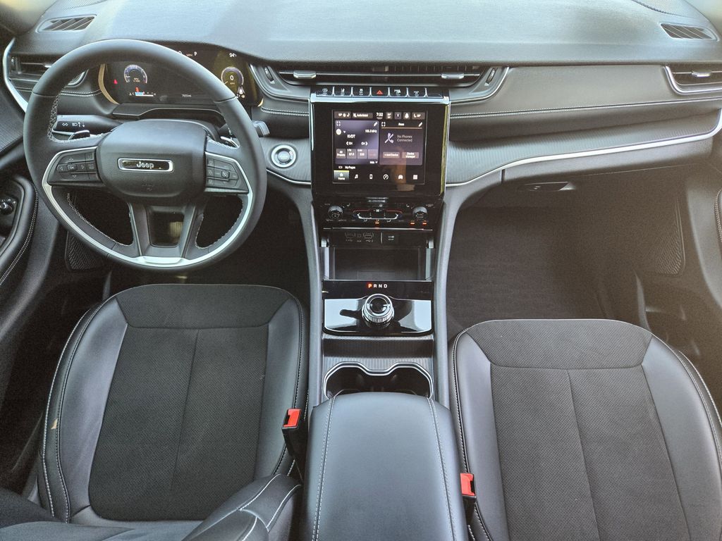 used 2025 Jeep Grand Cherokee car, priced at $35,695
