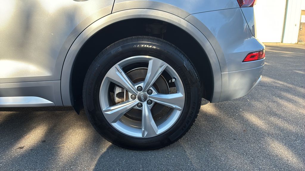 used 2020 Audi Q5 car, priced at $15,900