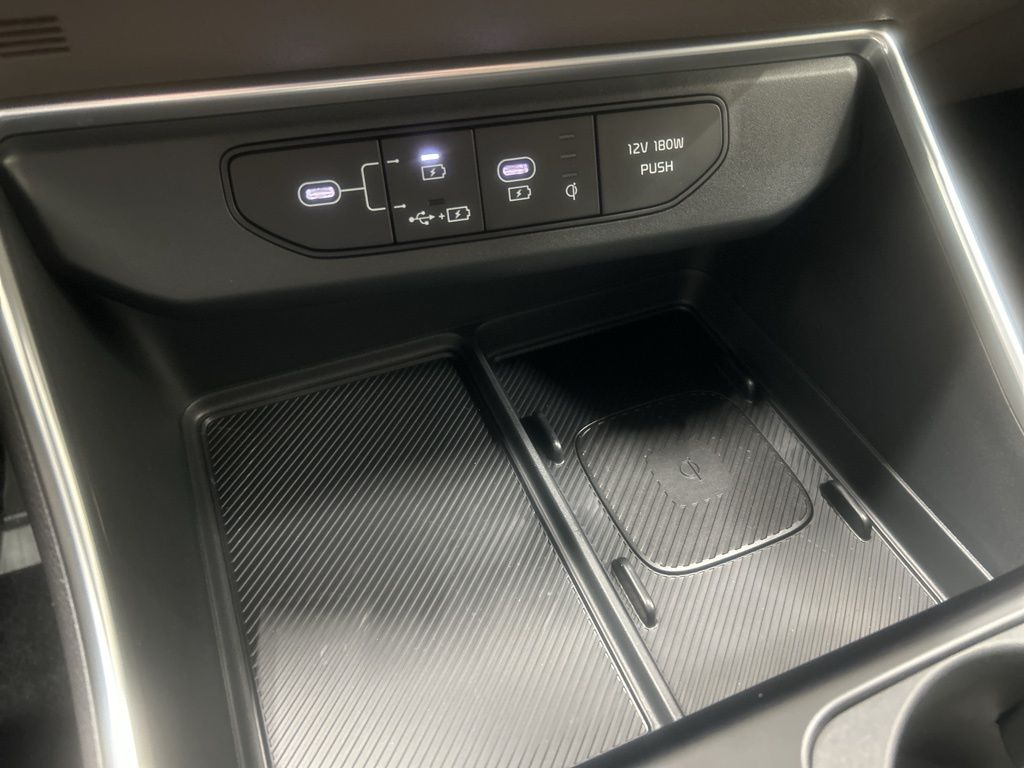 new 2026 Kia Carnival Hybrid car, priced at $45,385