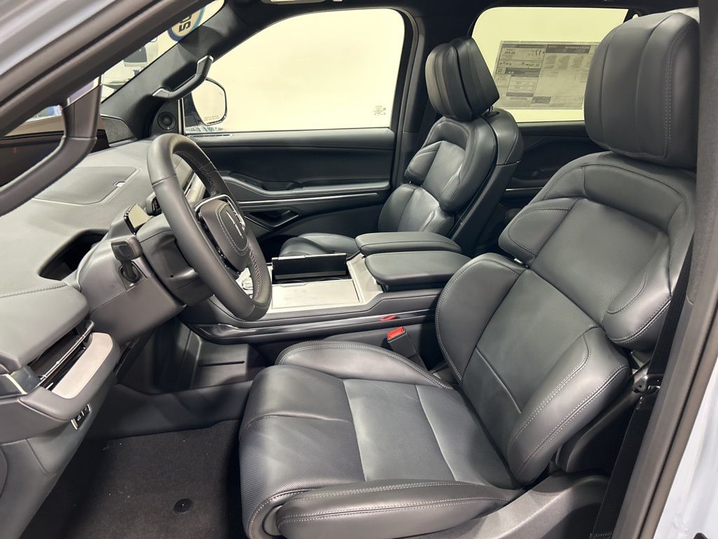 new 2025 Lincoln Navigator L car, priced at $108,185