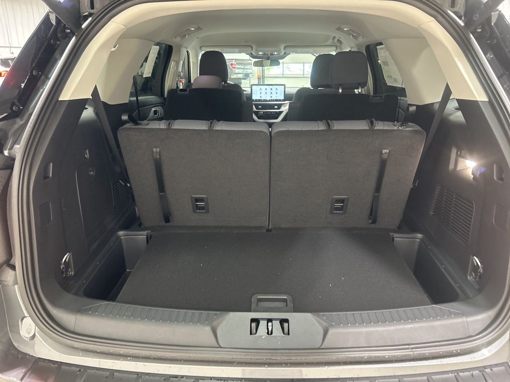 new 2025 Ford Explorer car, priced at $40,905