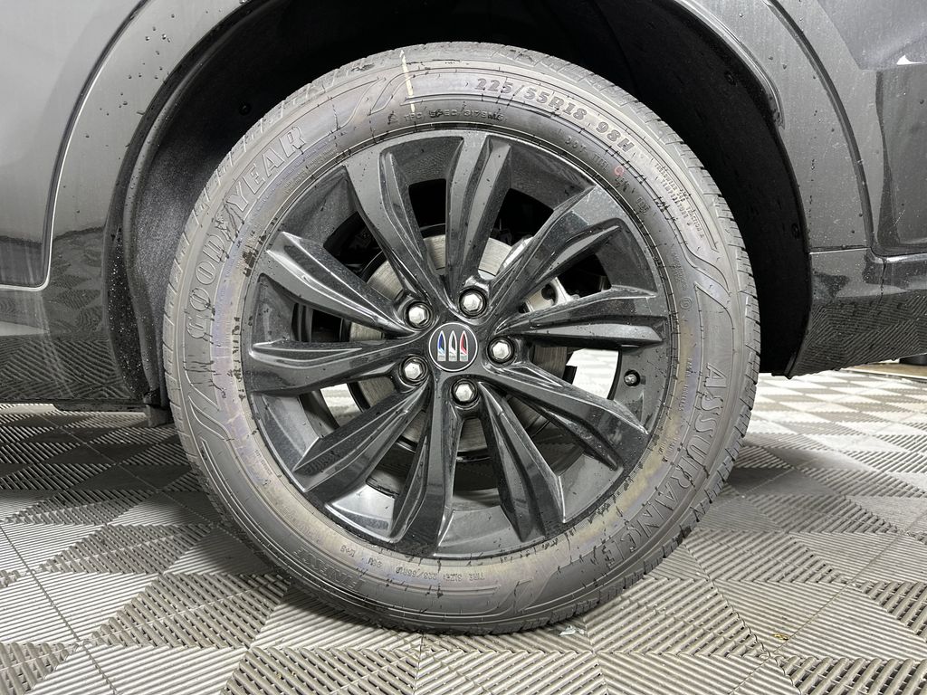 new 2025 Buick Envista car, priced at $29,570