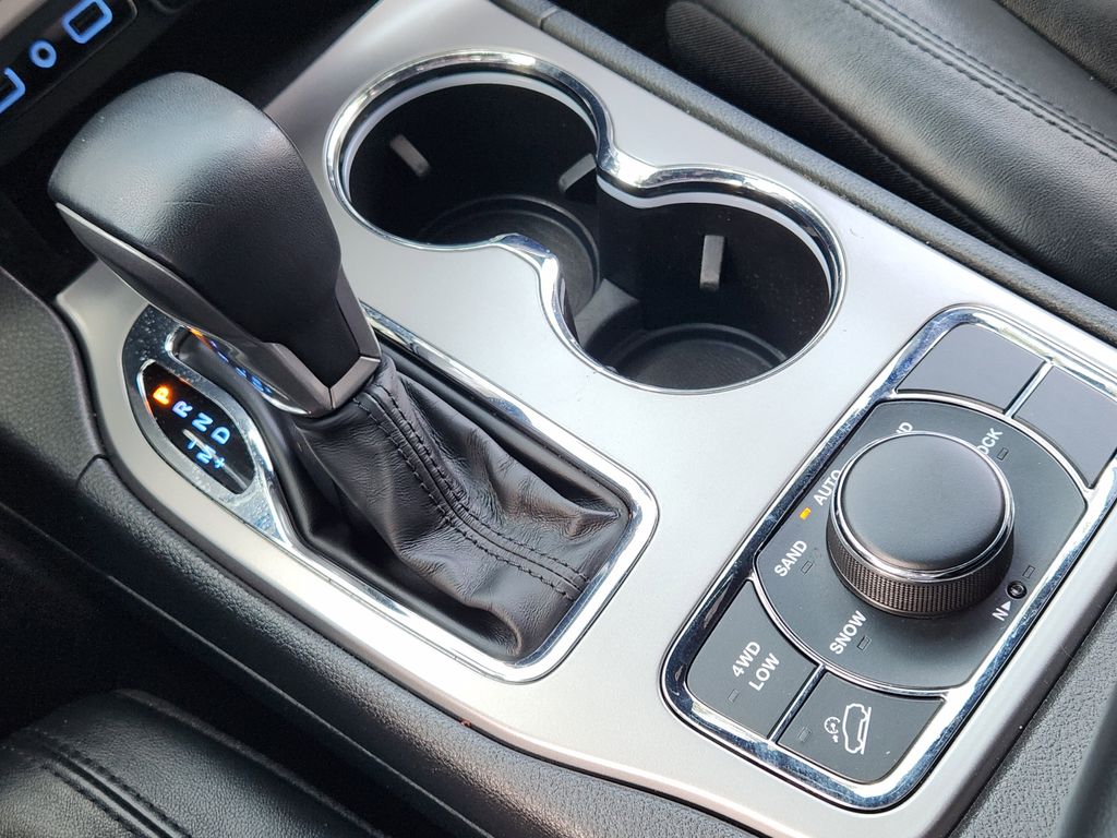 used 2022 Jeep Grand Cherokee WK car, priced at $28,663