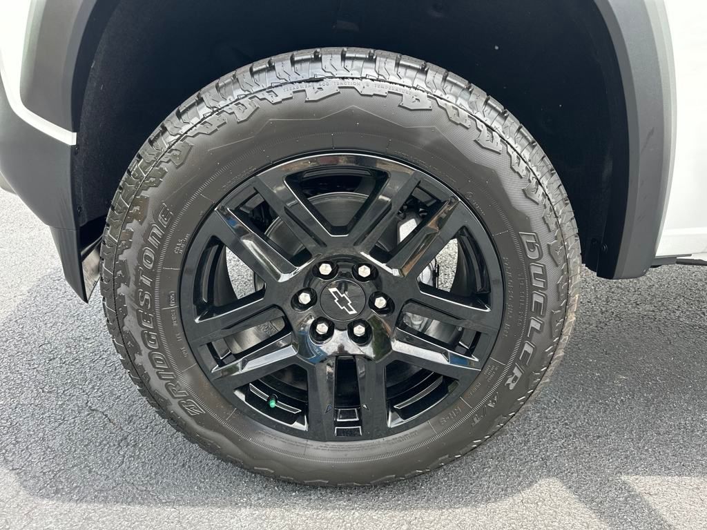 new 2025 Chevrolet Colorado car, priced at $43,070