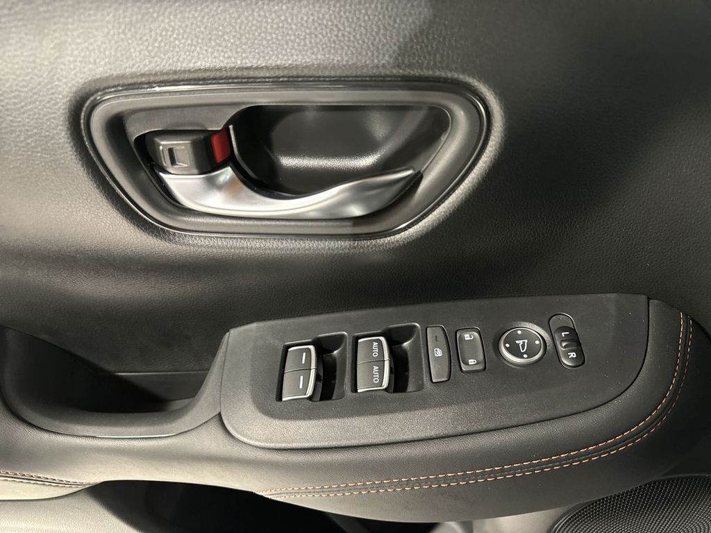 new 2025 Honda HR-V car, priced at $30,850