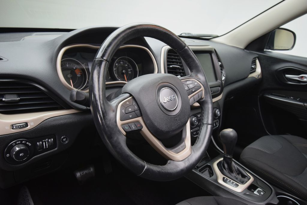 used 2016 Jeep Cherokee car, priced at $10,095