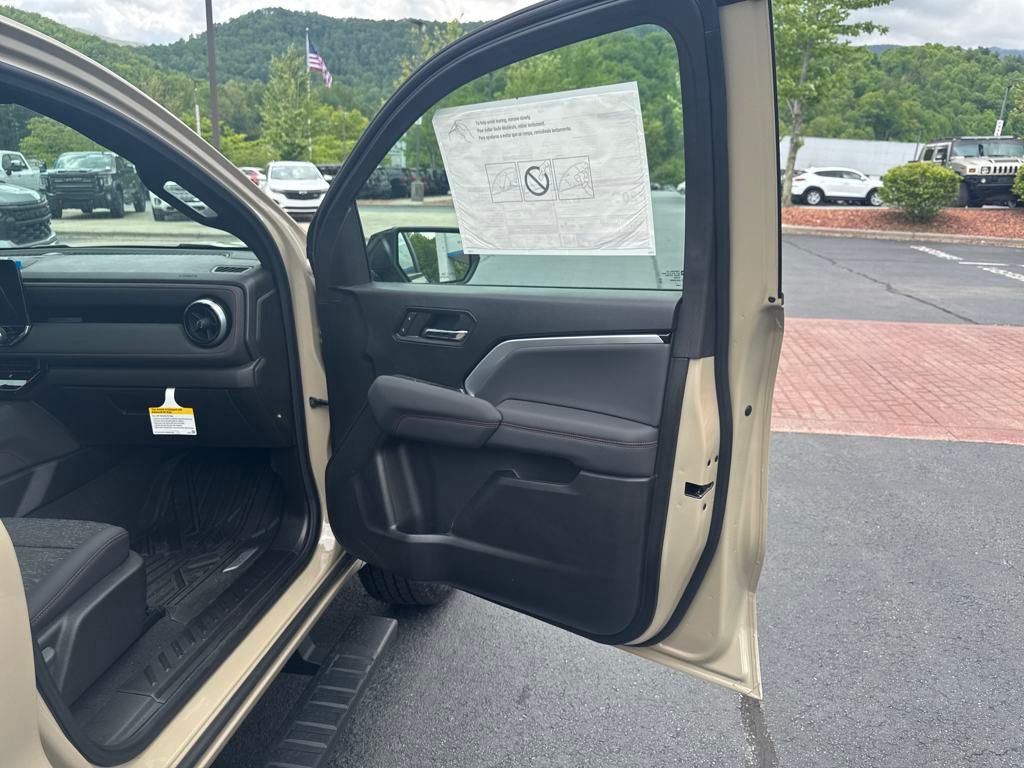 new 2024 Chevrolet Colorado car, priced at $42,990