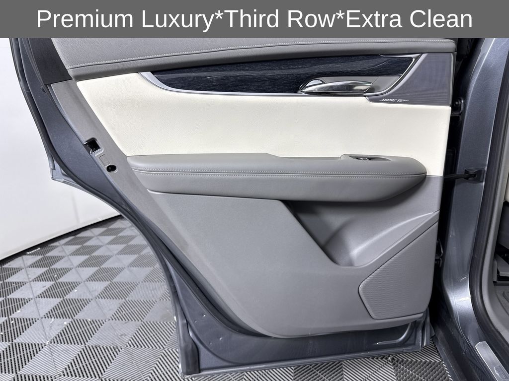 used 2022 Cadillac XT6 car, priced at $34,997