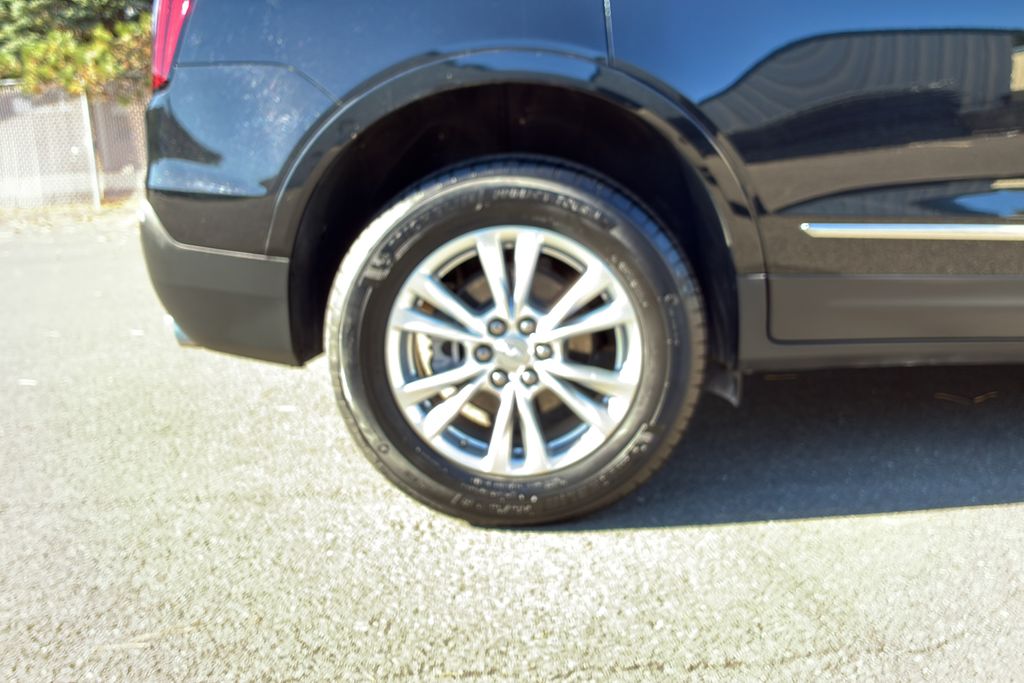 used 2024 Cadillac XT5 car, priced at $35,400